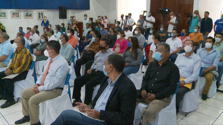 Gobierno Sandinista entrega títulos de propiedad a iglesias evangélicas