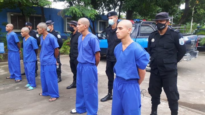 Policia de Chinandega presenta a delincuentes capturados.