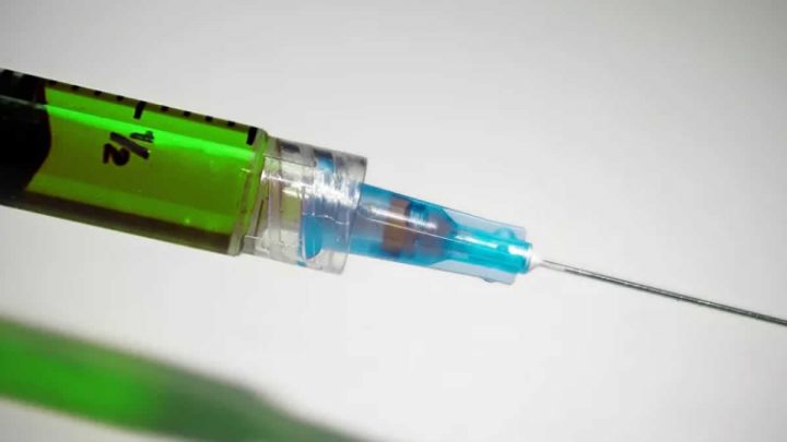 El gigantesco asiático podría iniciar a vacunar contra la COVID-19 en noviembre 