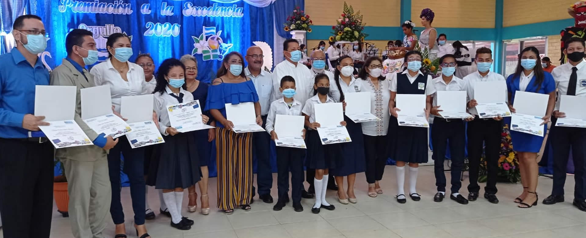 MINED entrega reconocimiento a mejores docentes del Occidente del país