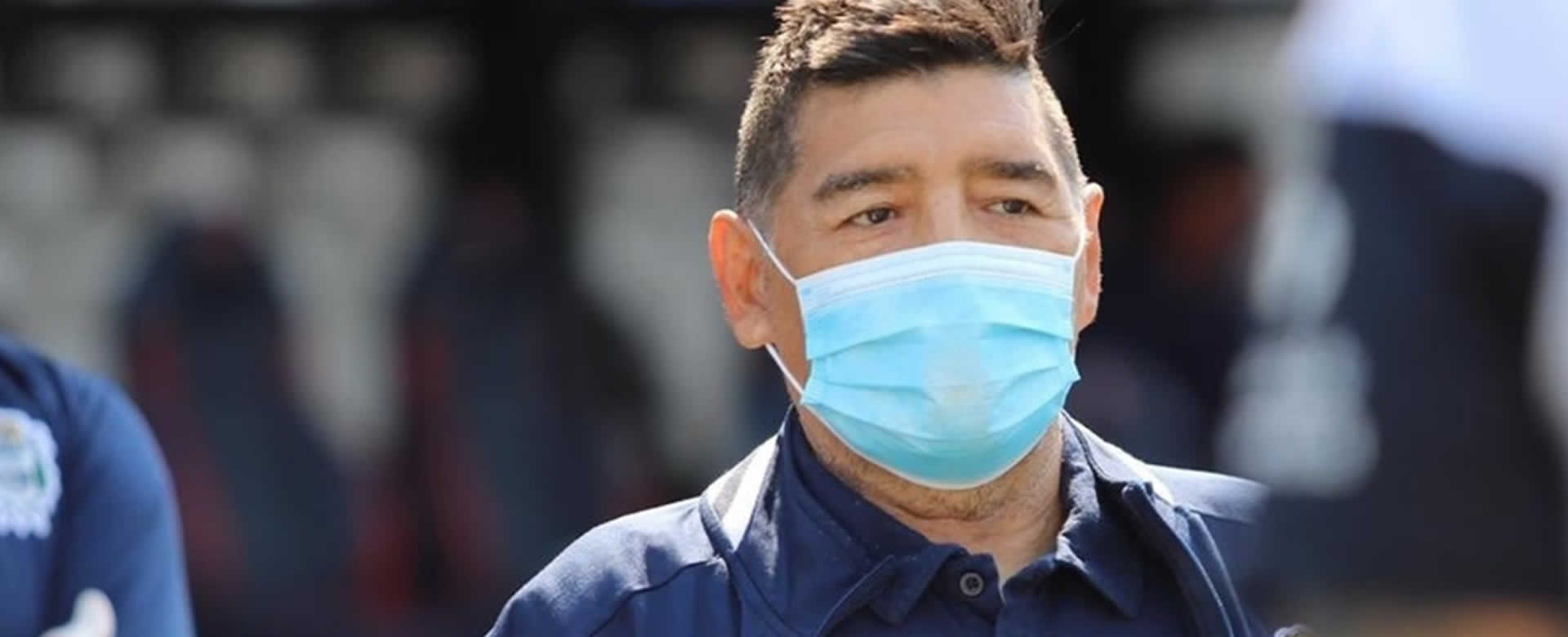 Diego Maradona a pruebas PCR tras el positivo de COVID-19 en un jugador