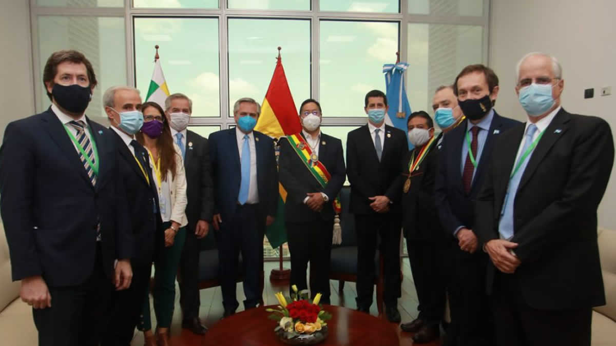 Presidente Luis Arce recibe a delegaciones internacionales que participaron en la toma de posesión.