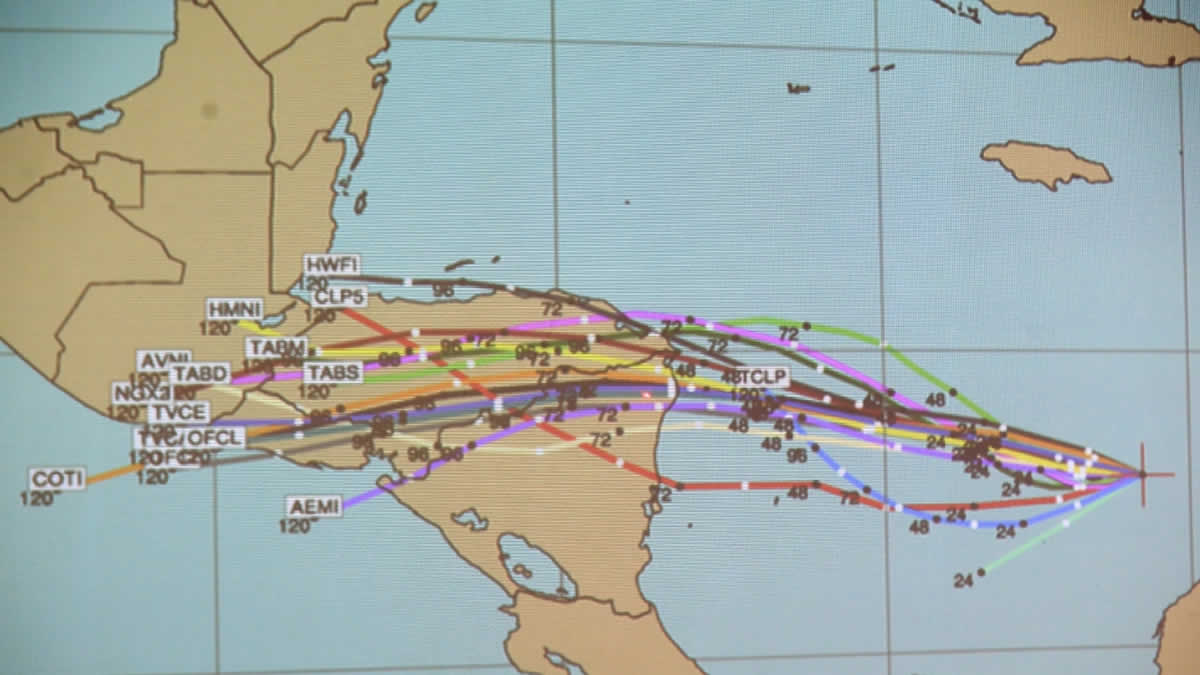 INETER informa que fenómeno IOTA se fortalece a huracán categoría uno
