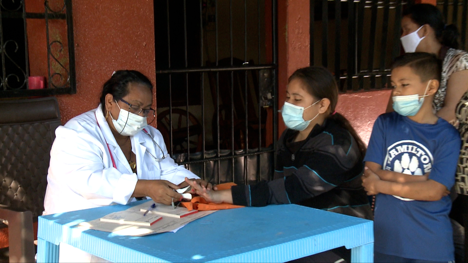 Pobladores del barrio Tierra Prometida reciben atención médica de calidad