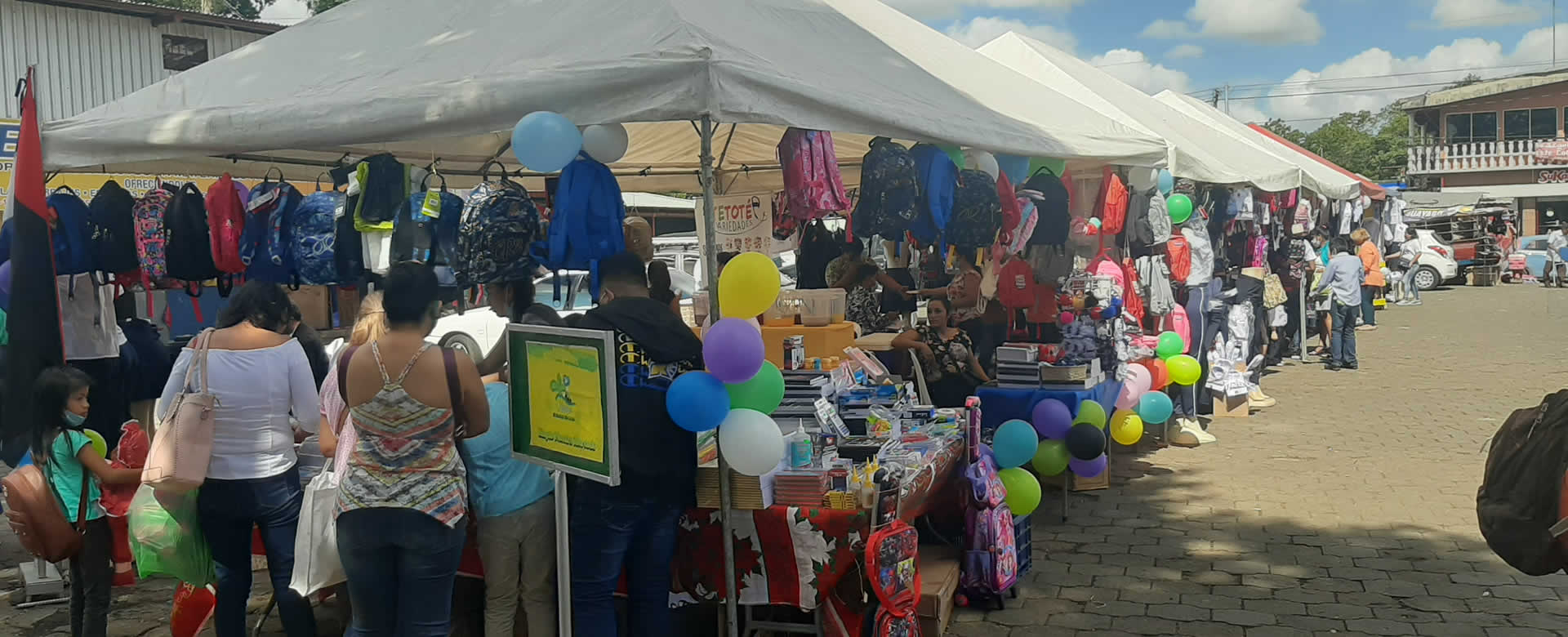 Mercado Ernesto Fernández surtido de artículos escolares en Masaya