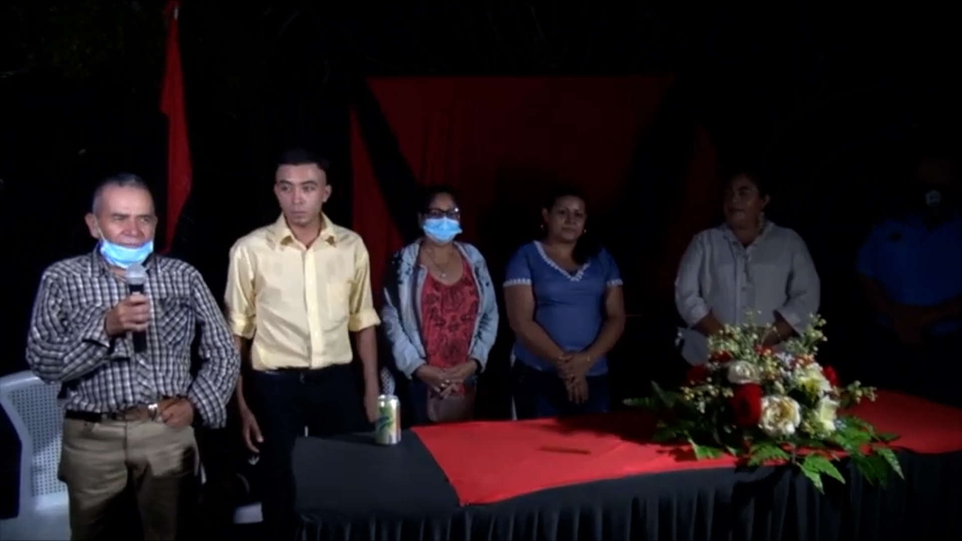 Familias de la comunidad El Tamarindo estrenan energía eléctrica 
