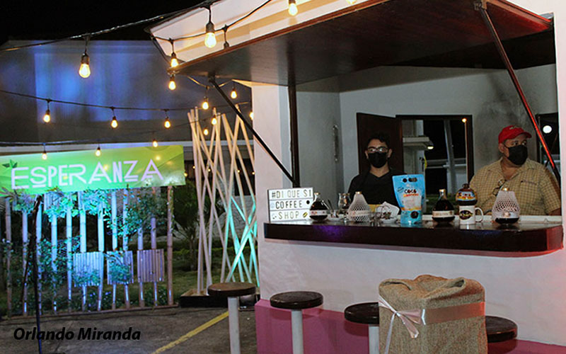 Jóvenes emprendedores proyectan creatividad en locales la "Esperanza" en Managua