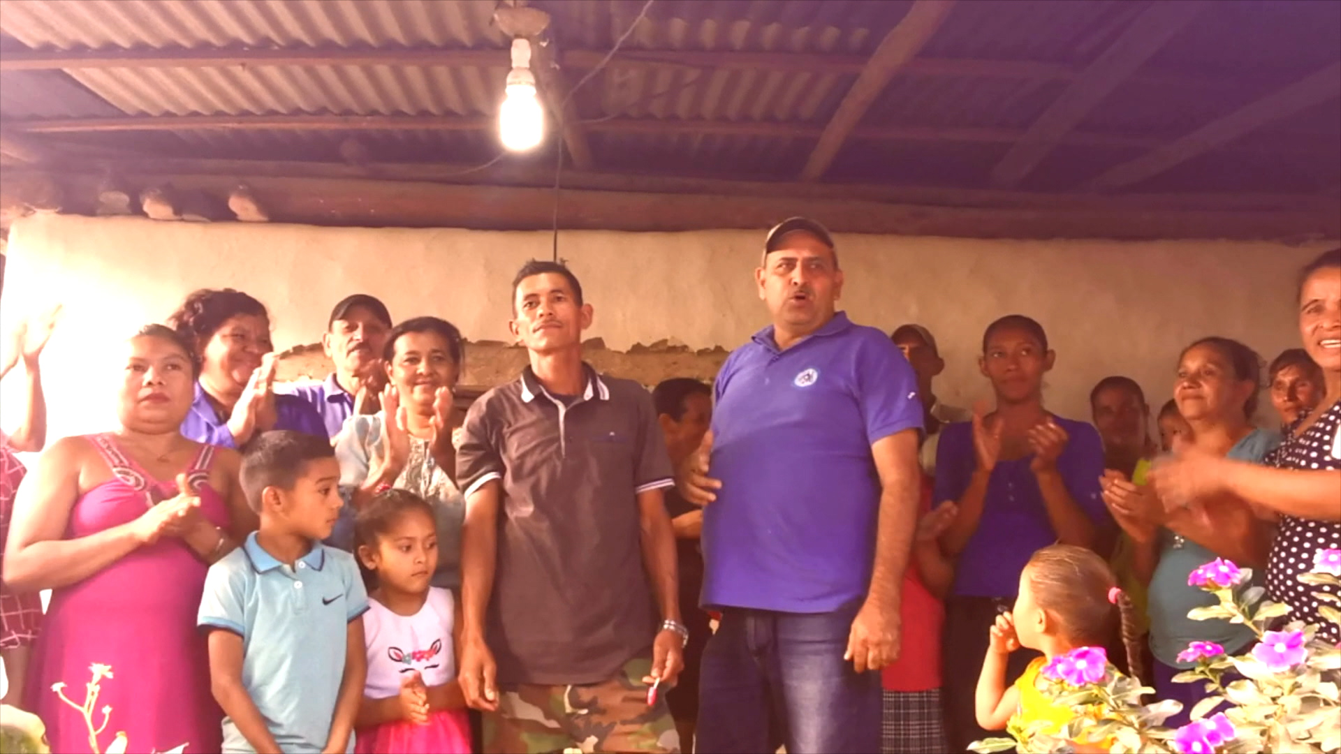 Proyectos de electrificación dignifican a las familias de Las Mesitas