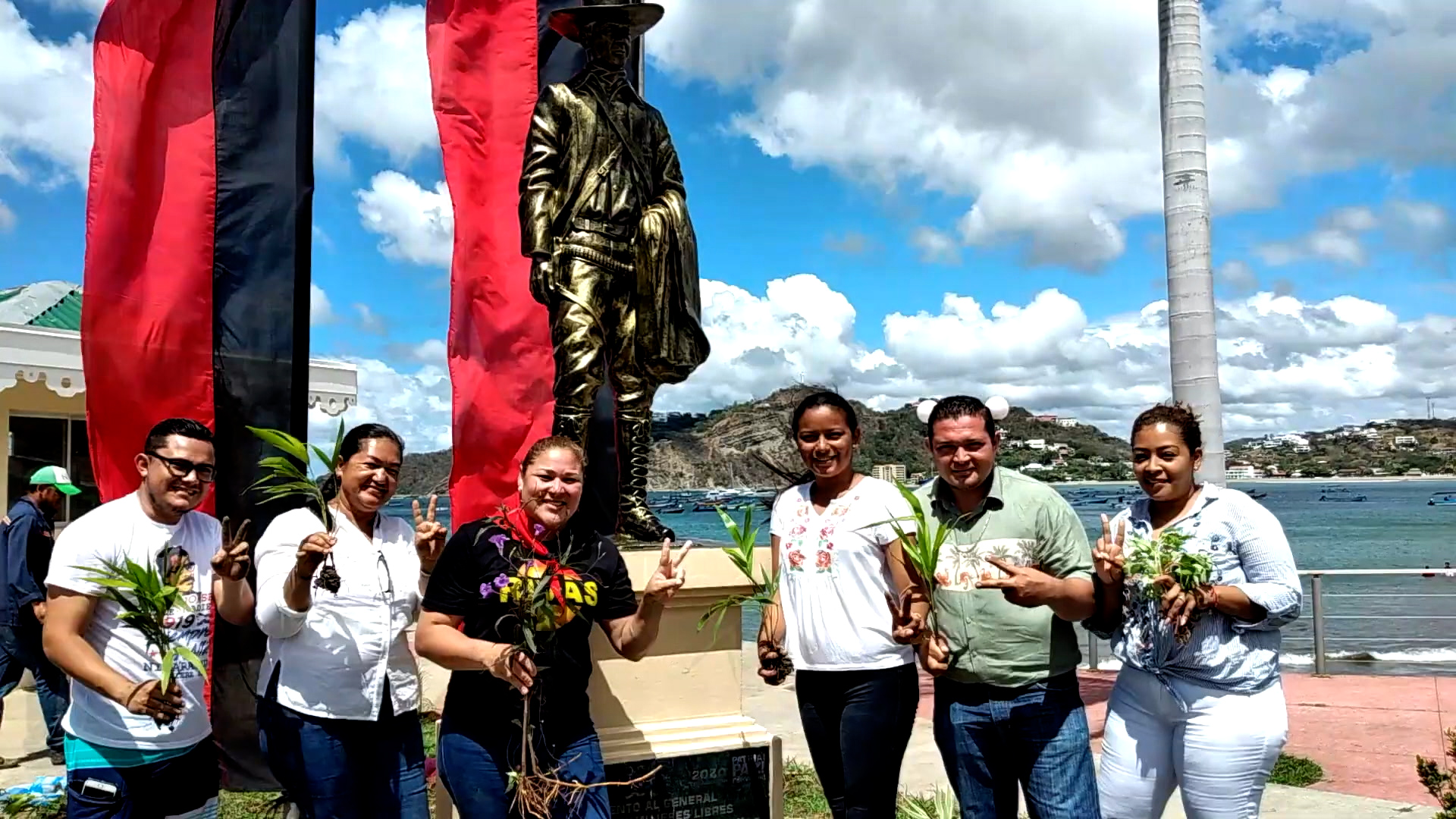 Militantes sandinistas honran al General Sandino en San Juan del Sur