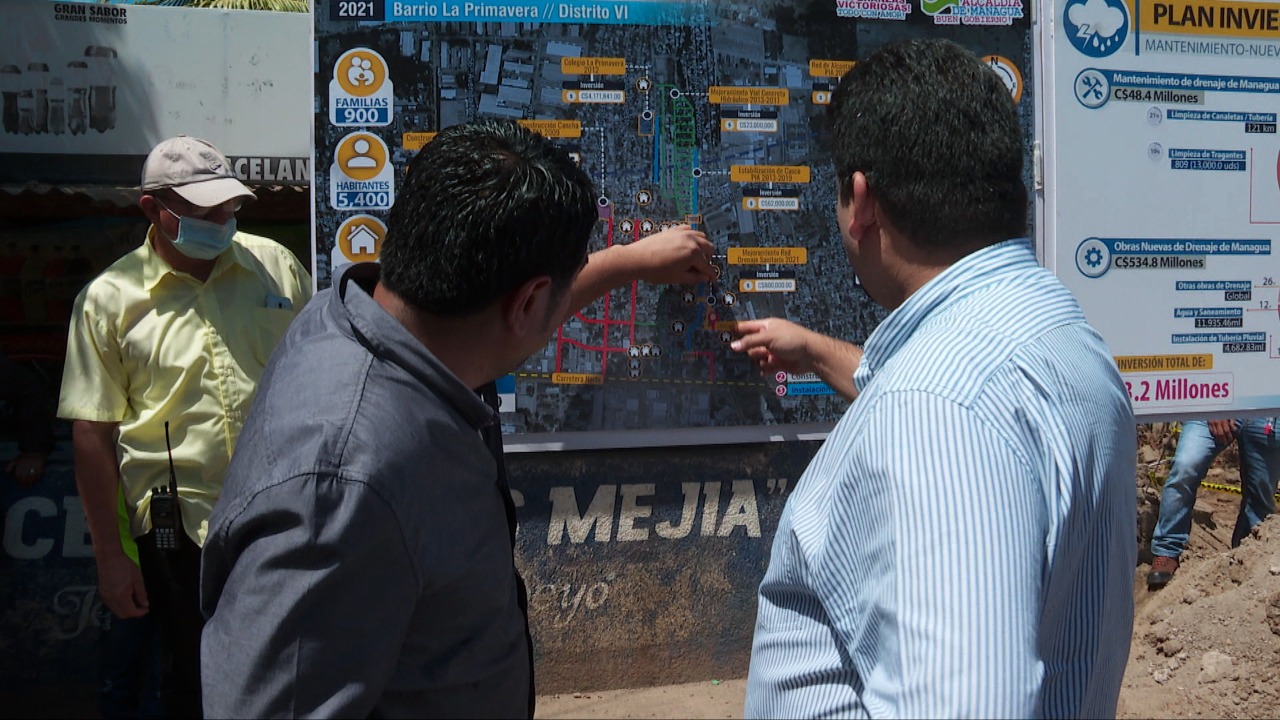 Familias capitalinas festejan obras de saneamiento en barrio La Primavera