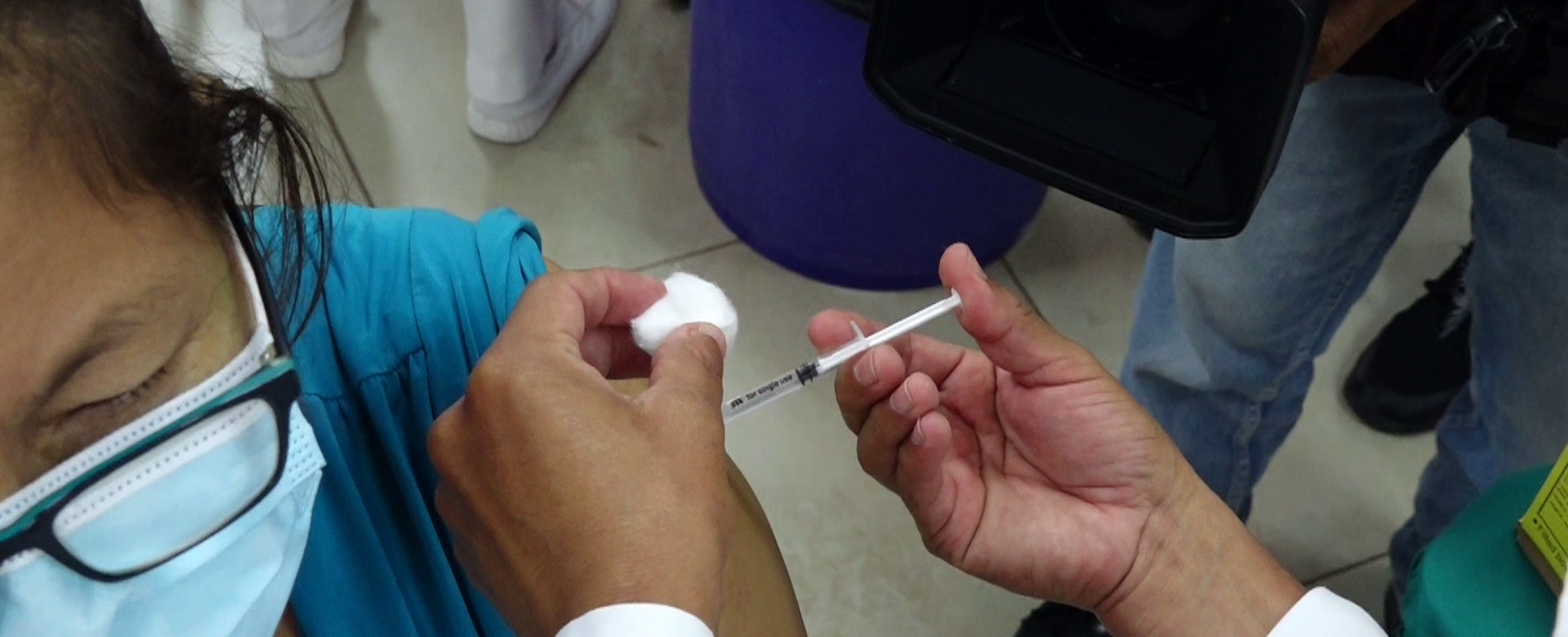 Minsa sigue aplicando vacuna voluntaria Sputnik V a pacientes crónicos