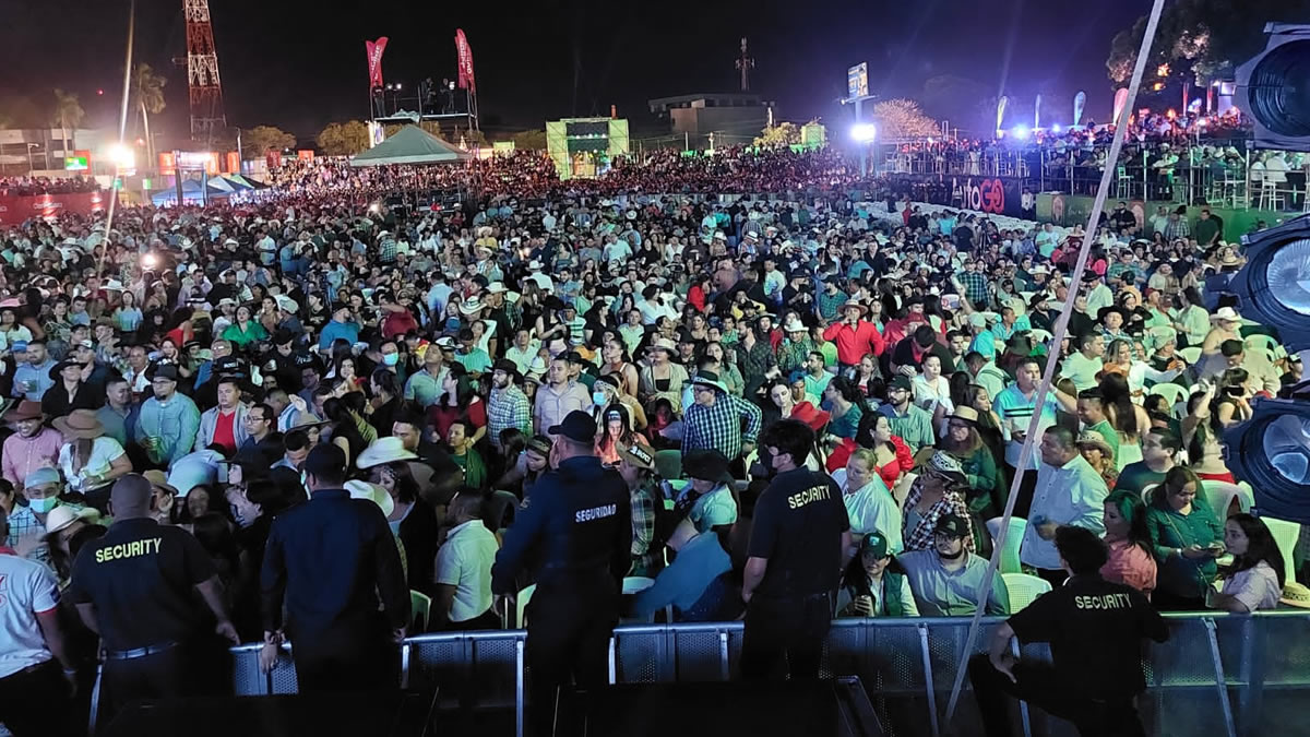 Exitoso concierto de Bronco en Nicaragua