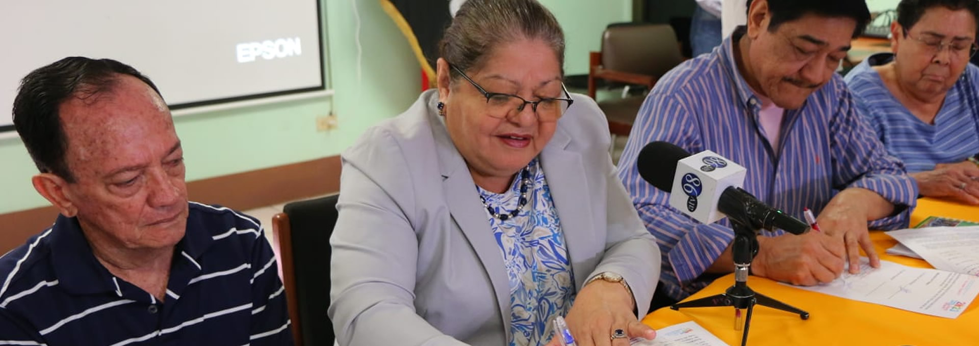 Incremento del 10 para el Salario Mínimo de Nicaragua Viva Nicaragua Canal 13