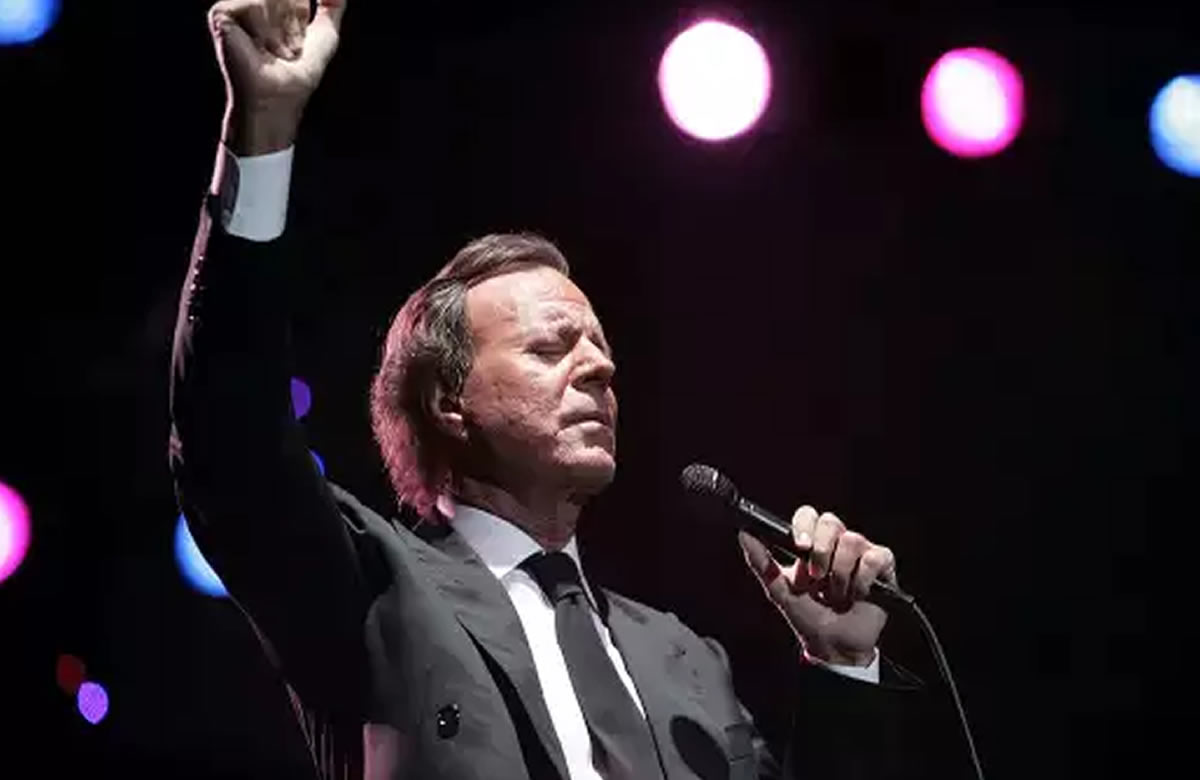Julio Iglesias enciende las alarmas por su salud “No responde a las