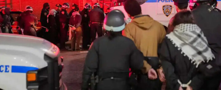 Policía manifestantes universidades York