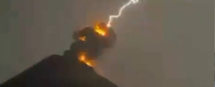 Rayo erupción volcán guatemala